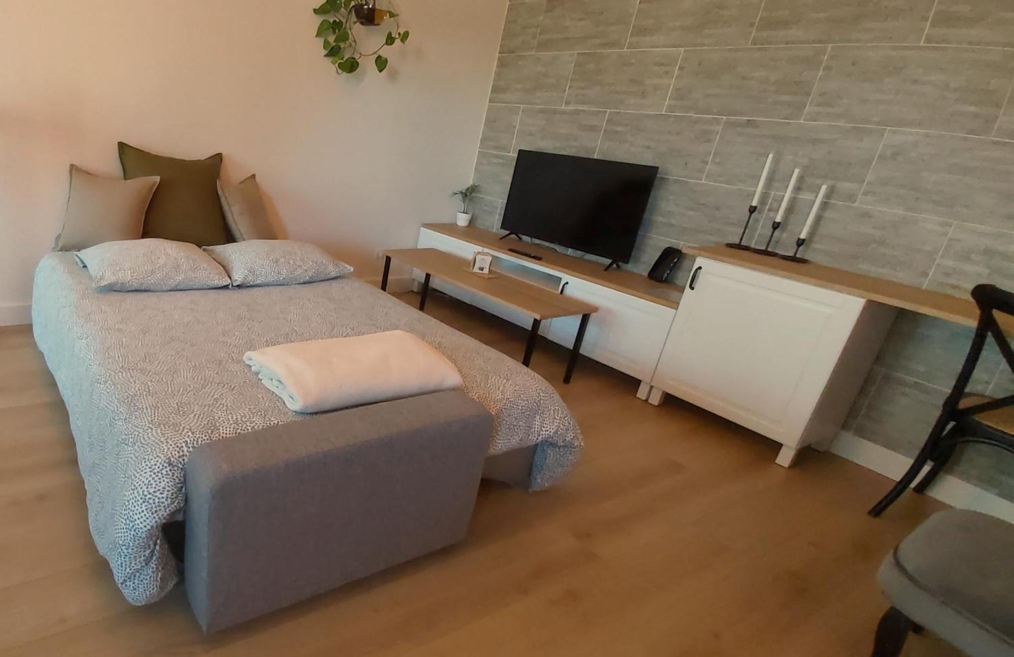 La Campagne Romantique - Avec Entree Autonome, Clim Neuve, Parking Prive & Sa Piscine ! - Saint-Sulpice  Luaran gambar